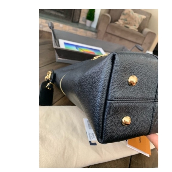 Hobo - Picture 5 of 8